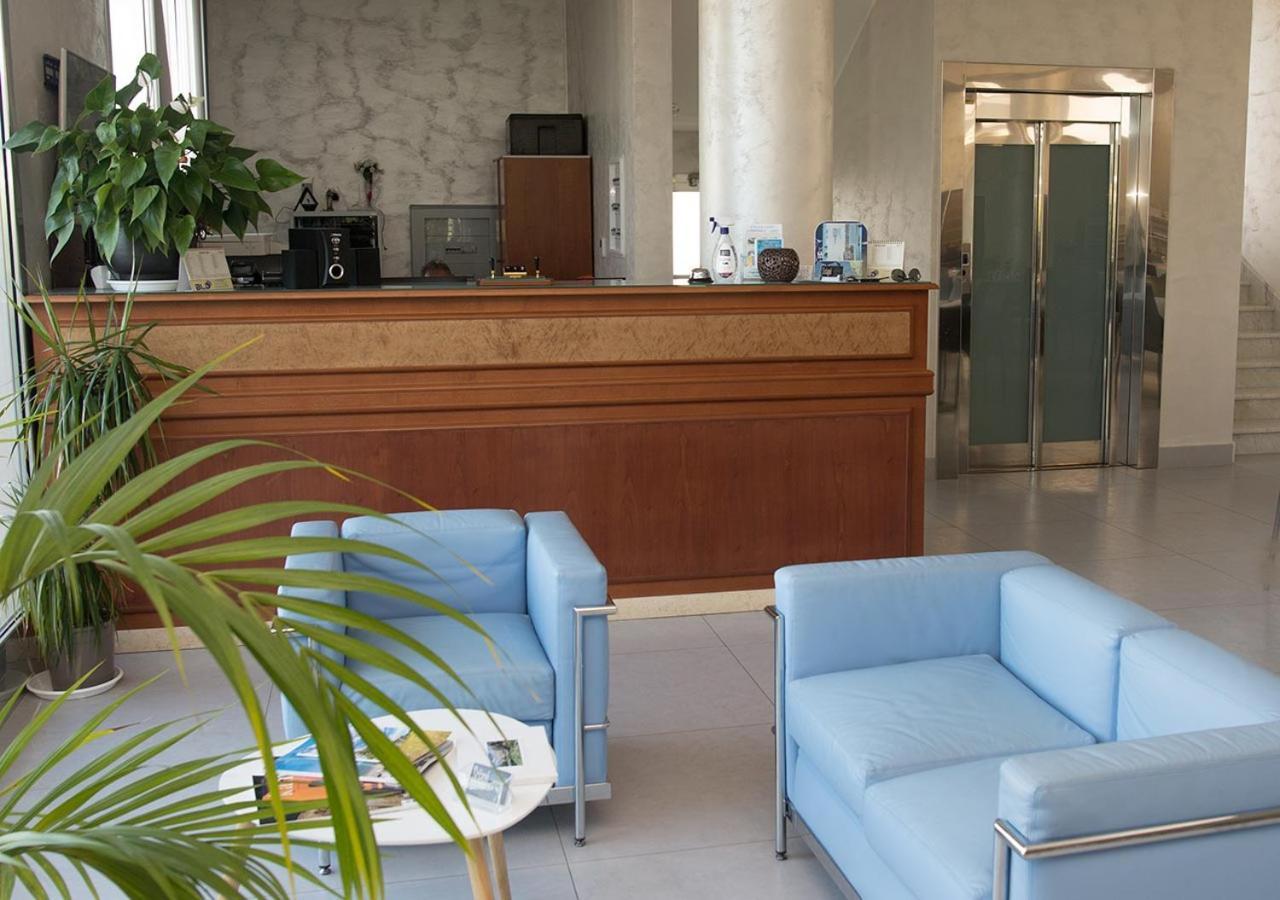 Hotel Aurora ポルト・チェザーレオ エクステリア 写真